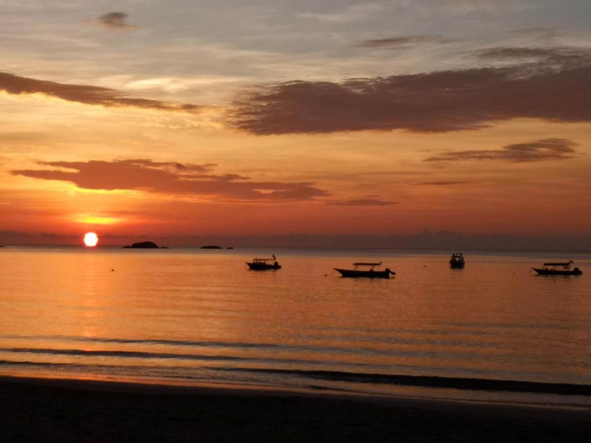 Bushman Tioman Hotell Kampong Juara Exteriör bild