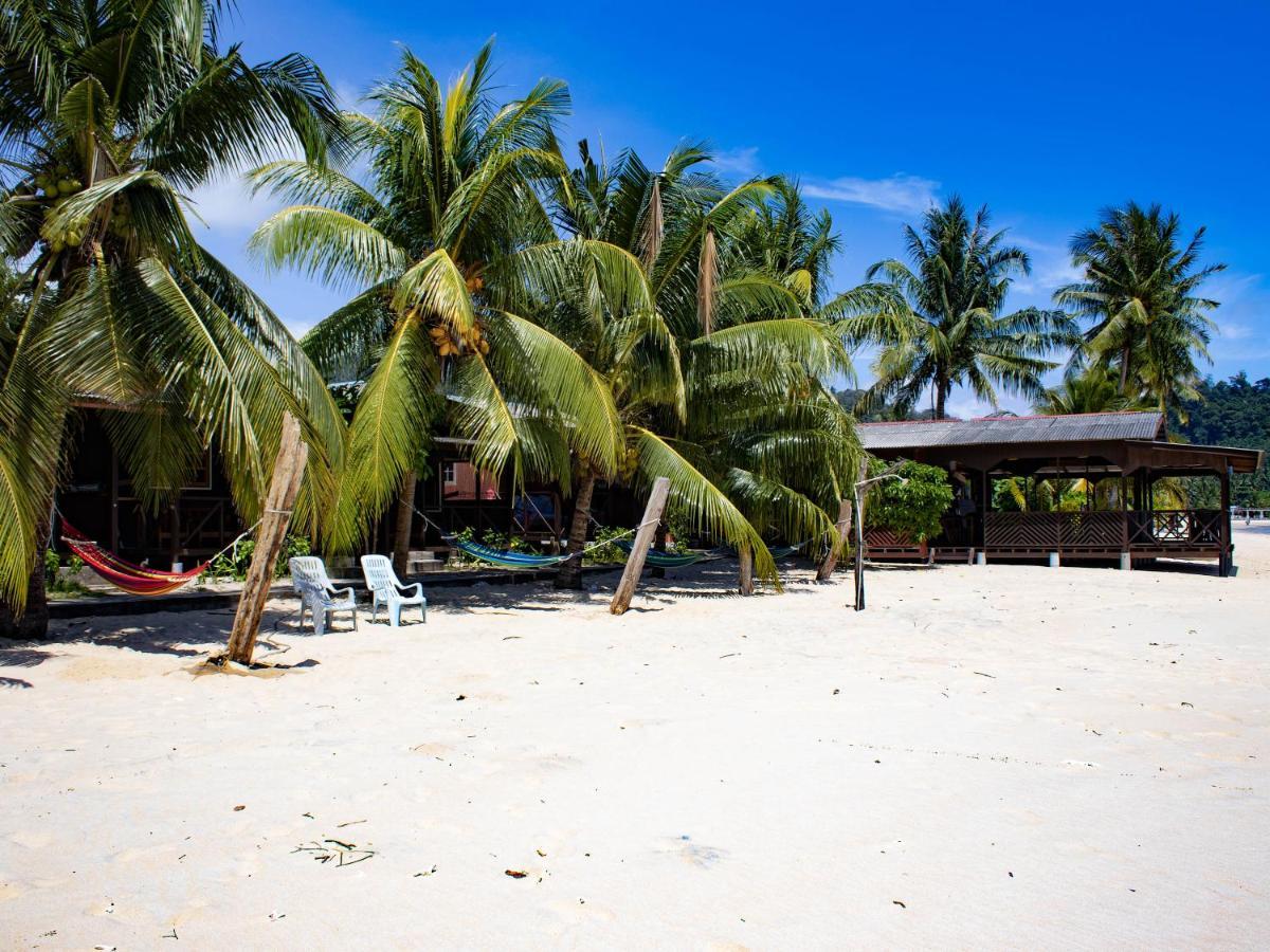 Bushman Tioman Hotell Kampong Juara Exteriör bild