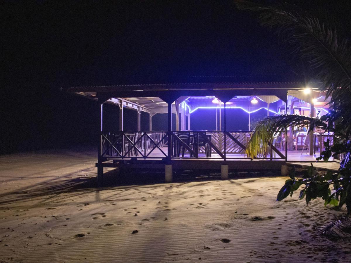 Bushman Tioman Hotell Kampong Juara Exteriör bild