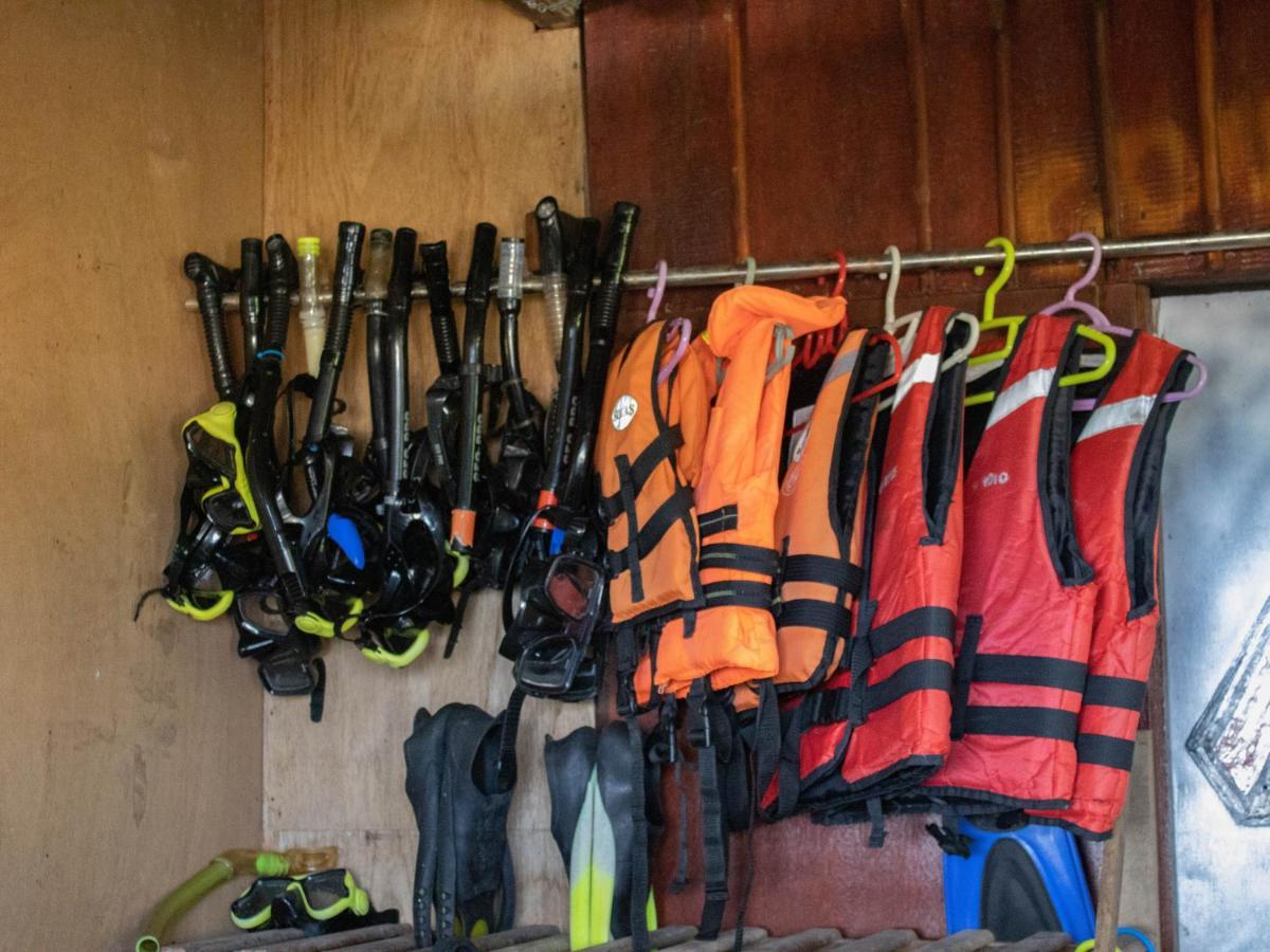 Bushman Tioman Hotell Kampong Juara Exteriör bild
