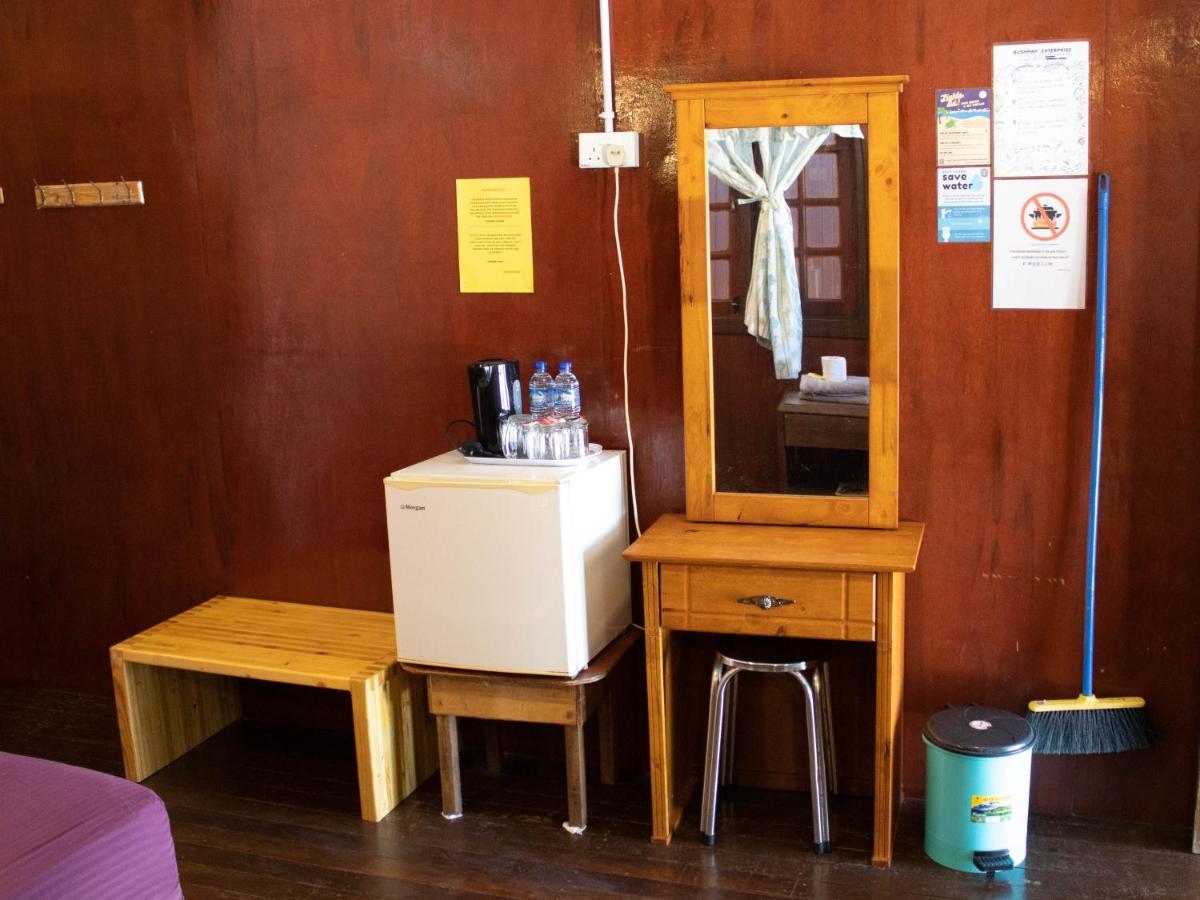 Bushman Tioman Hotell Kampong Juara Exteriör bild