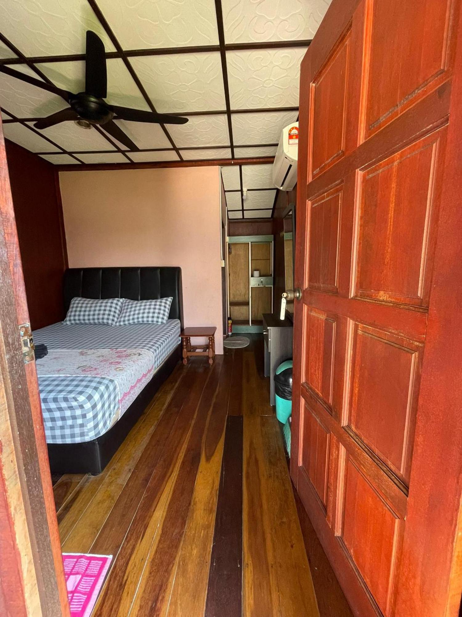 Bushman Tioman Hotell Kampong Juara Exteriör bild